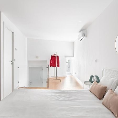 Altido Stylish 2-Level Flats Near Ajuda Palace Lisbon Bagian luar foto