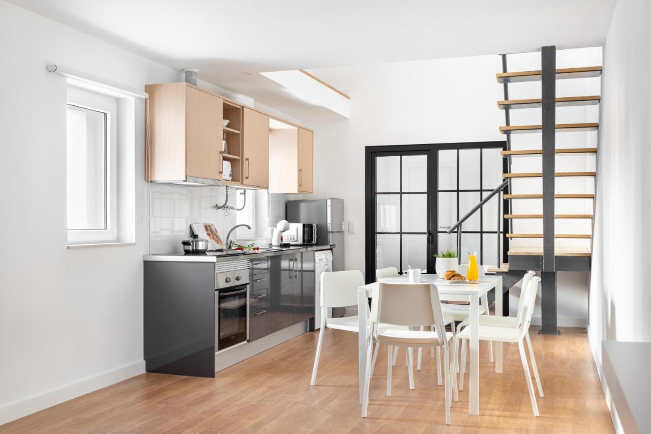 Altido Stylish 2-Level Flats Near Ajuda Palace Lisbon Bagian luar foto