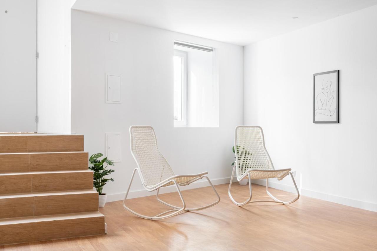Altido Stylish 2-Level Flats Near Ajuda Palace Lisbon Bagian luar foto