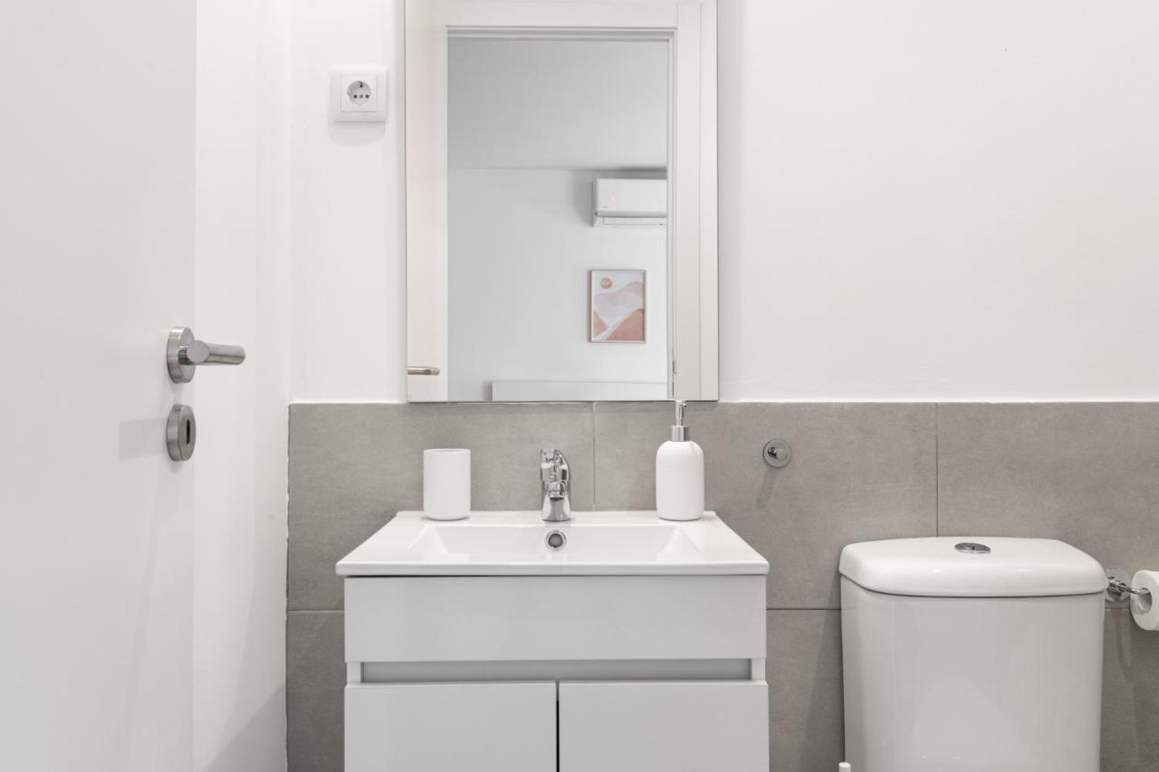 Altido Stylish 2-Level Flats Near Ajuda Palace Lisbon Bagian luar foto