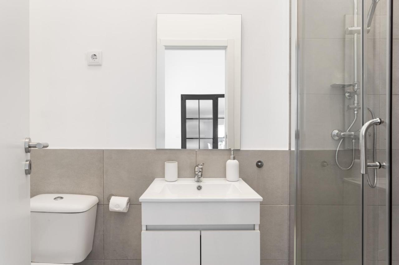 Altido Stylish 2-Level Flats Near Ajuda Palace Lisbon Bagian luar foto
