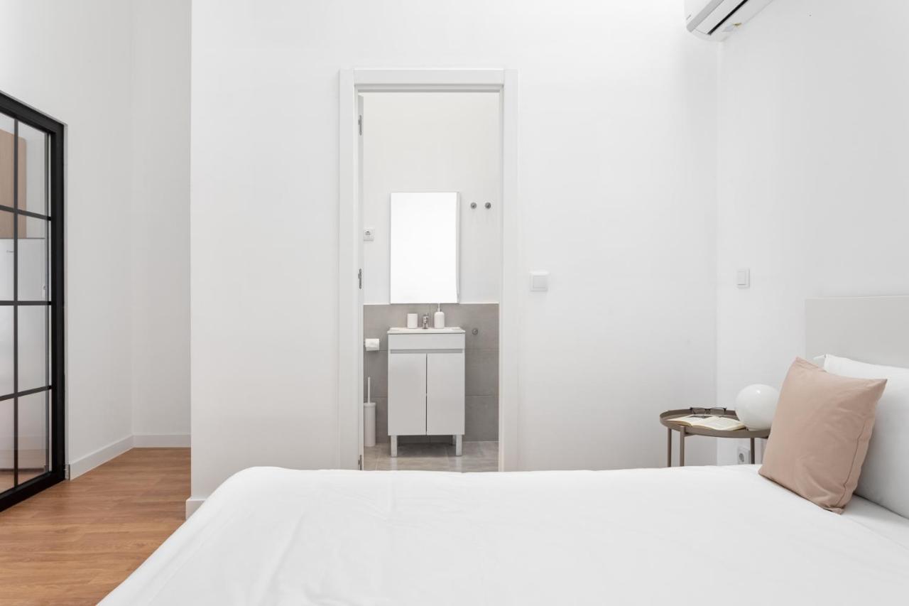 Altido Stylish 2-Level Flats Near Ajuda Palace Lisbon Bagian luar foto